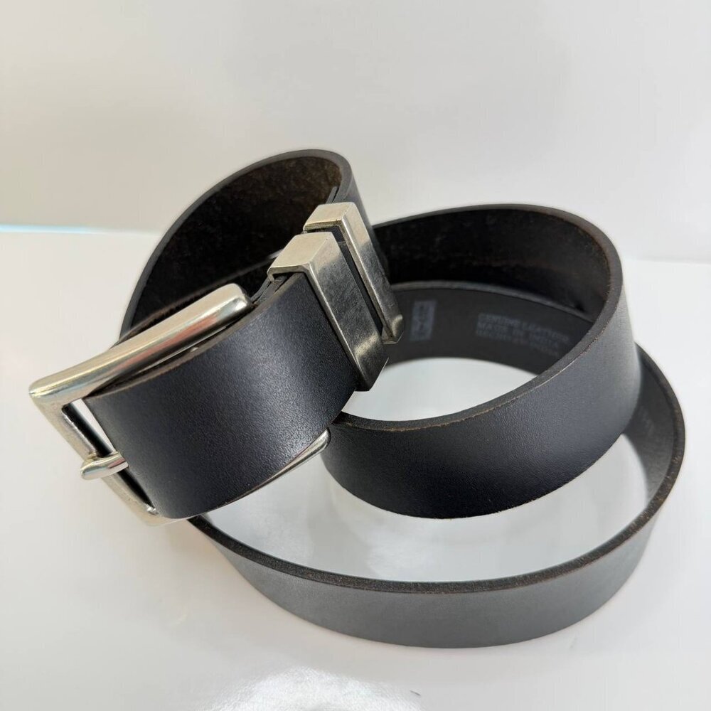 Levi’s Genuine Leather Belt – Classic Black - Size 34-36 - Picture 2 of 12